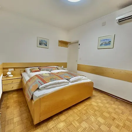 Porto Marin Strasek *